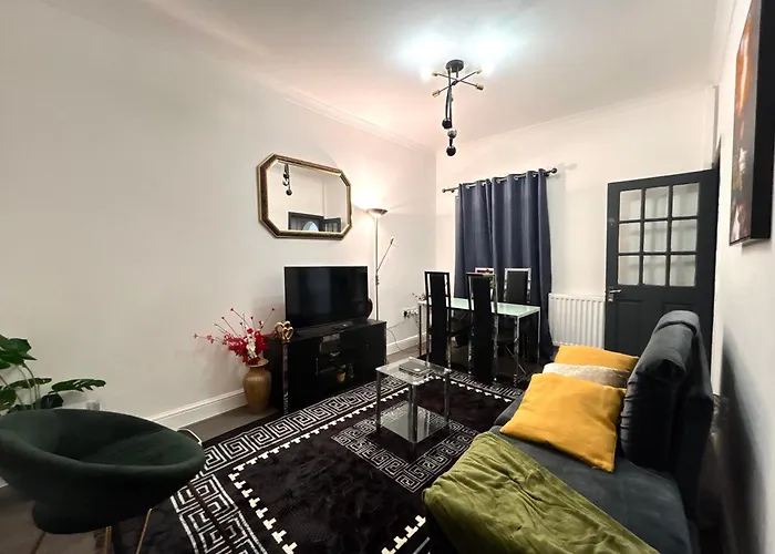 Luxe Home, Holiday home