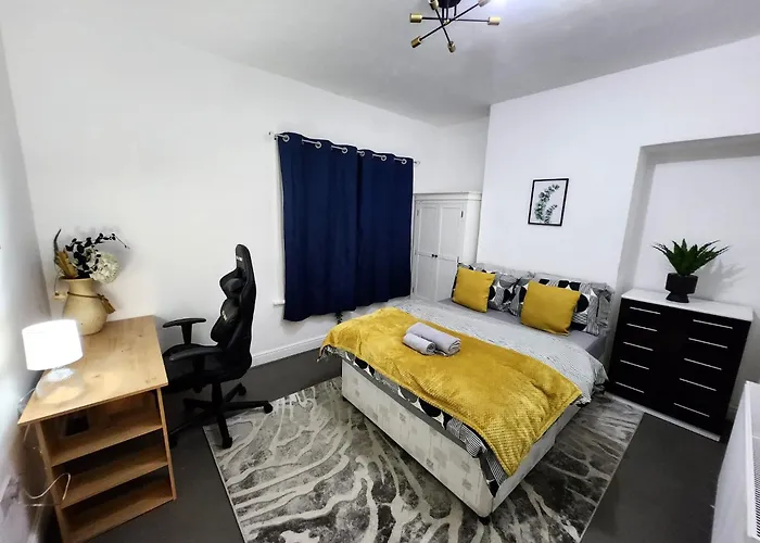 Luxe Home, * מידלסבורו